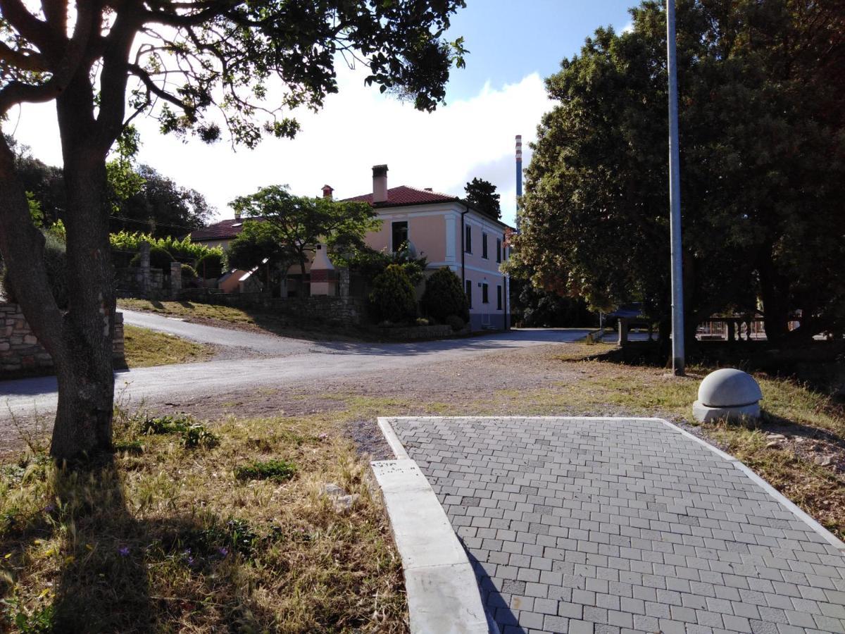 Apartmani Zupanic Koromačno Exteriör bild