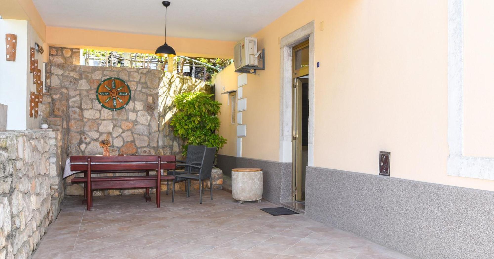 Apartmani Zupanic Koromačno Exteriör bild